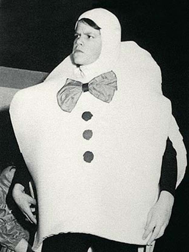 Matt Damon dressed as Humpty Dumpty in a school play.