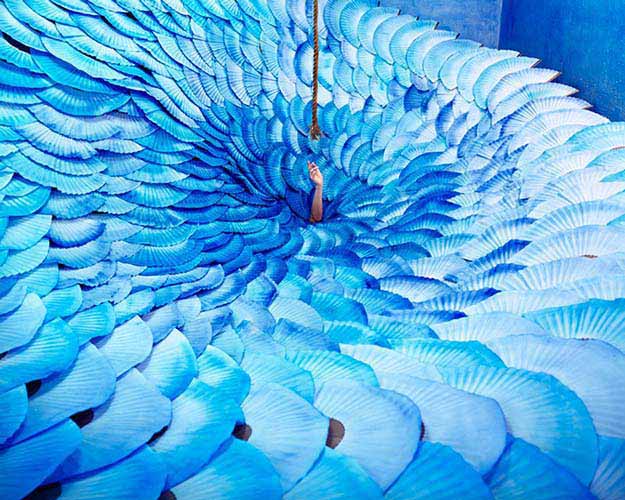 Korean Artist Transforms Her Small Studio Into Beautiful Dream Worlds