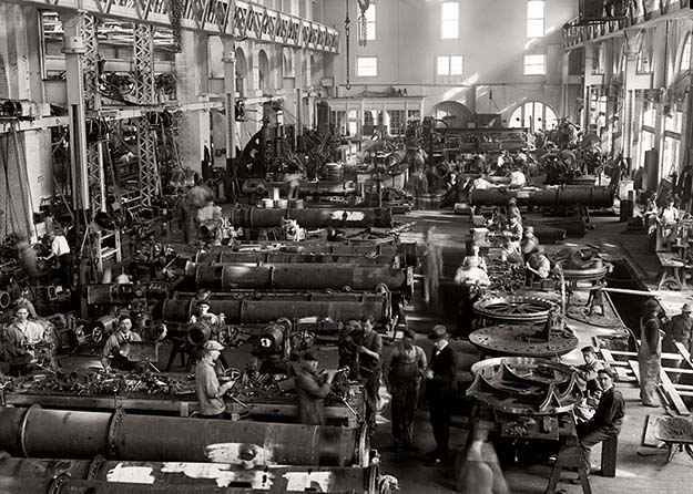 Torpedo shop at the Washington Navy Yard, circa 1917