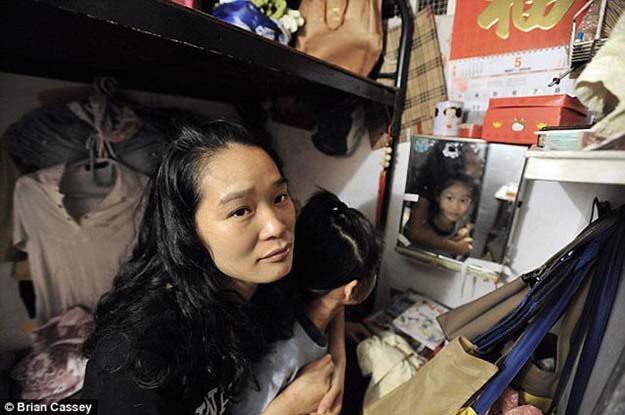 Hong Kong’s Poorest Live in Crammed Metal Cages