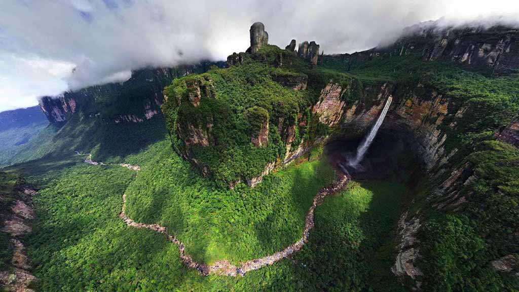 Dragon Falls, Venezuela
