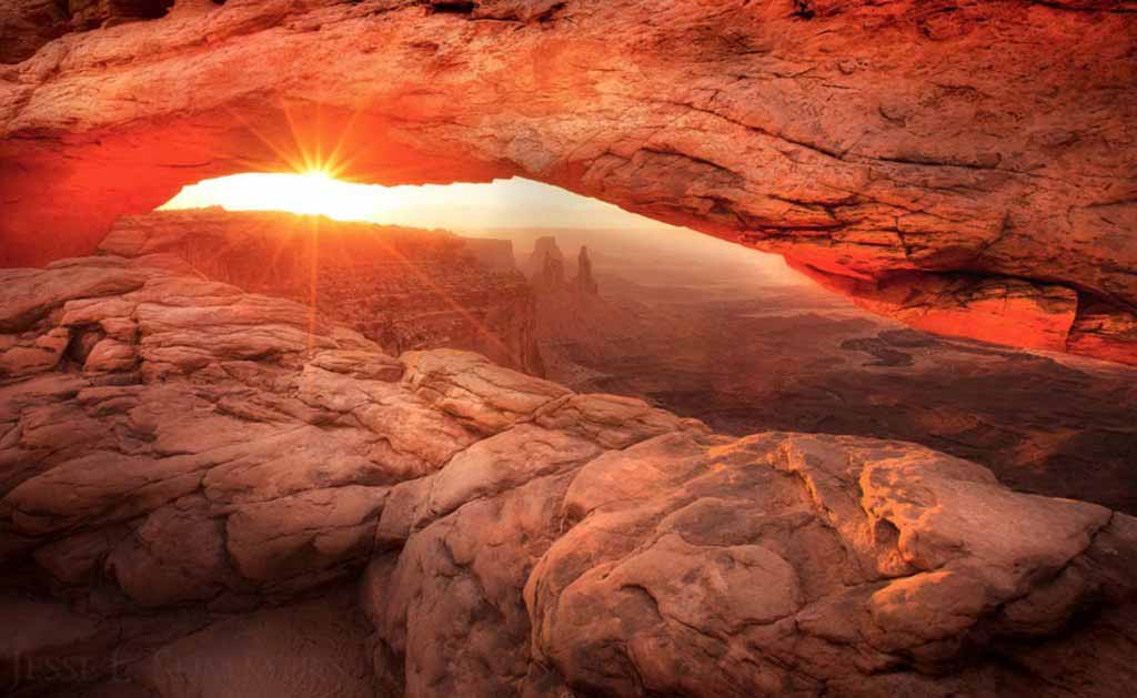 Sunrise at Canyonland’s Mesa Arch in Utah