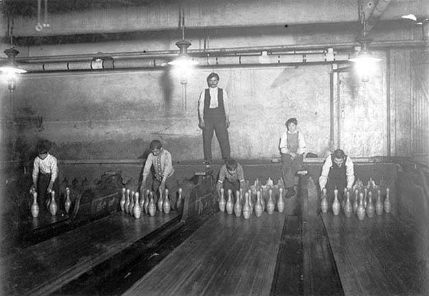 Bowling Alley Pinsetter
