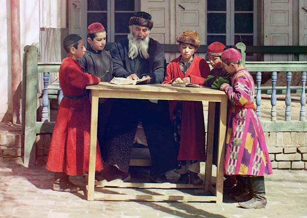 A group of Jewish children with a teacher in Samarkand, (in modern Uzbekistan), ca. 1910