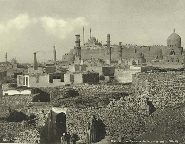 Cairo: Tombs of the Mamelukes to the citadel