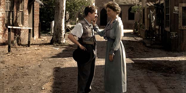 Helen Keller meeting Charlie Chaplin in 1919