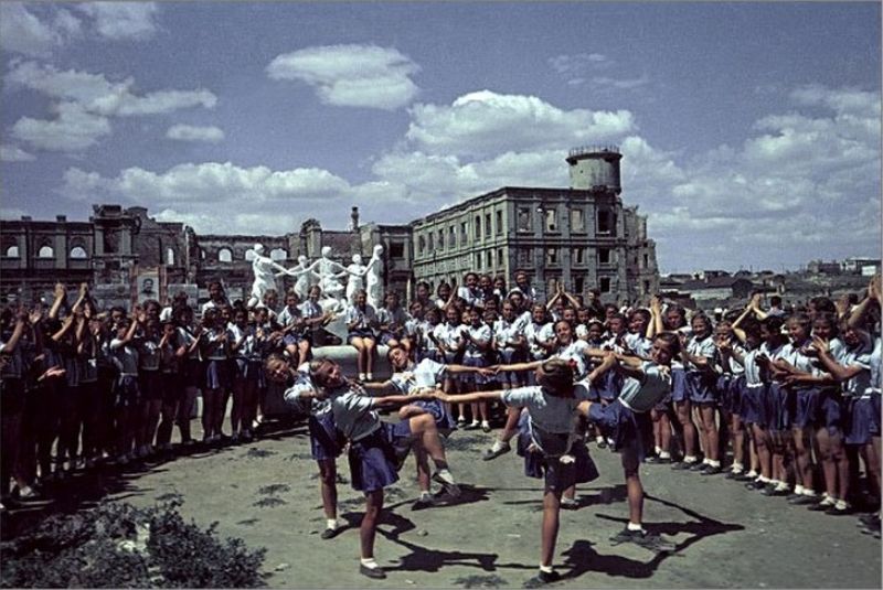 Youth in a Soviet athletic parade emulating the nearby recently rebuilt Barmaley Fountain
